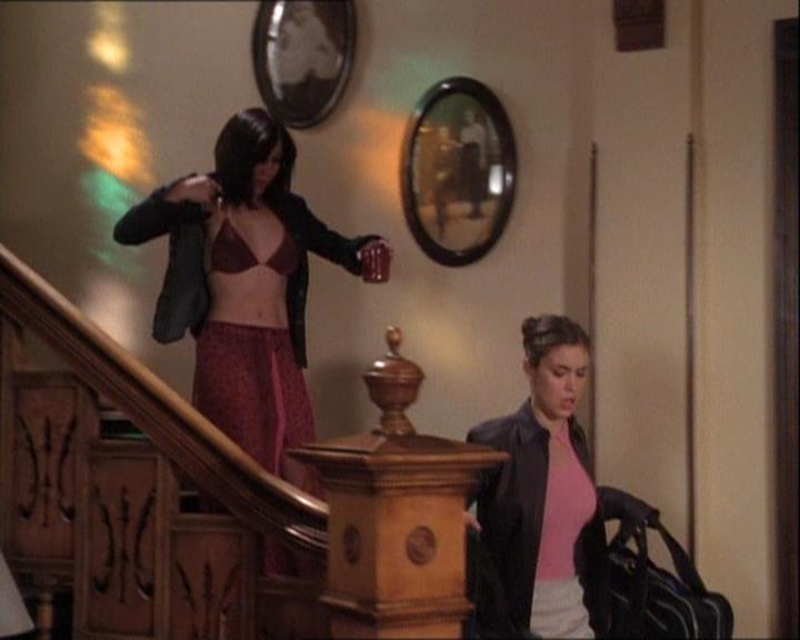 Charmed-Online-dot-net_121LoveHurts0140.jpg Charmed-Online-dot-net_121LoveHurts0140.jpg