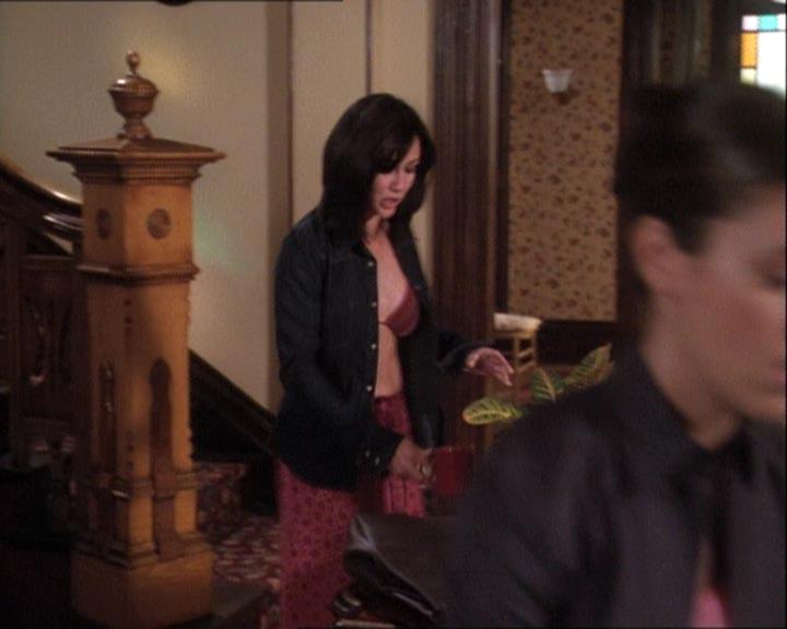 Charmed-Online-dot-net_121LoveHurts0143.jpg Charmed-Online-dot-net_121LoveHurts0143.jpg