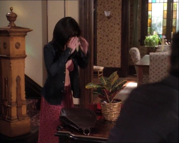 Charmed-Online-dot-net_121LoveHurts0144.jpg Charmed-Online-dot-net_121LoveHurts0144.jpg