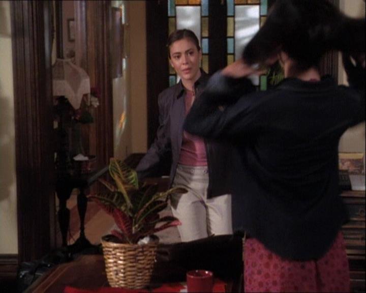 Charmed-Online-dot-net_121LoveHurts0145.jpg Charmed-Online-dot-net_121LoveHurts0145.jpg