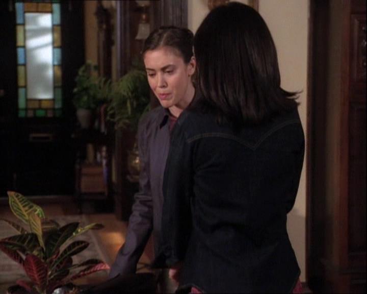 Charmed-Online-dot-net_121LoveHurts0147.jpg Charmed-Online-dot-net_121LoveHurts0147.jpg