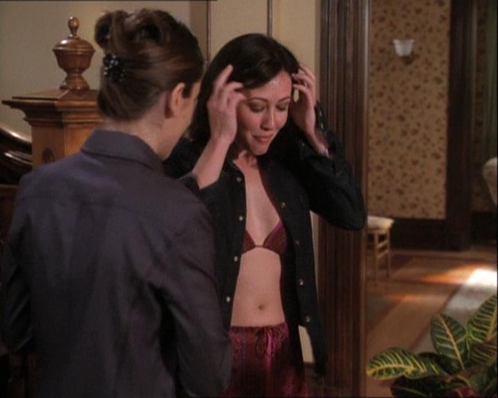 Charmed-Online-dot-net_121LoveHurts0148.jpg Charmed-Online-dot-net_121LoveHurts0148.jpg