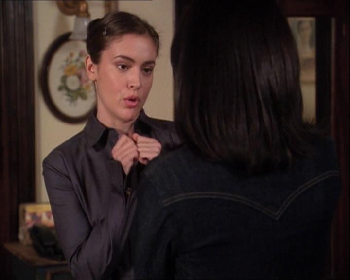 Charmed-Online-dot-net_121LoveHurts0158.jpg Charmed-Online-dot-net_121LoveHurts0158.jpg