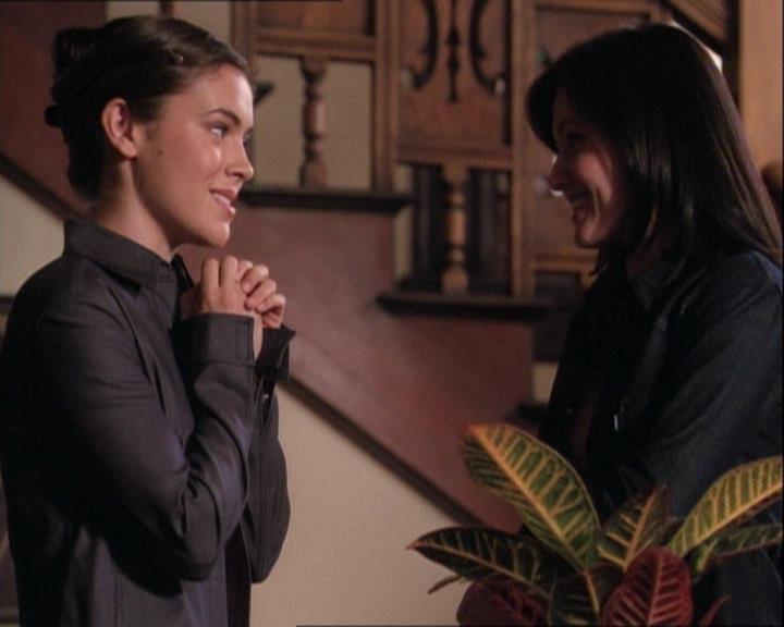 Charmed-Online-dot-net_121LoveHurts0165.jpg Charmed-Online-dot-net_121LoveHurts0165.jpg