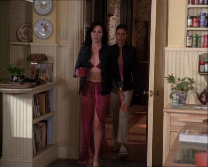 Charmed-Online-dot-net_121LoveHurts0178.jpg Charmed-Online-dot-net_121LoveHurts0178.jpg