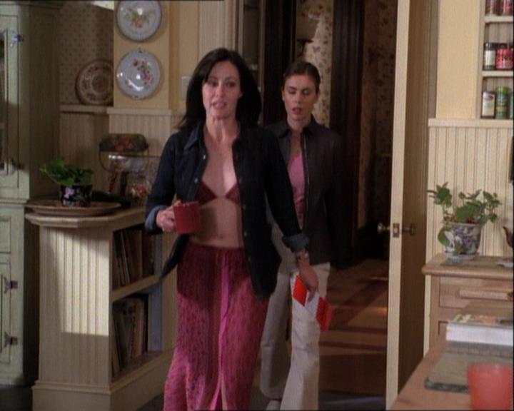 Charmed-Online-dot-net_121LoveHurts0179.jpg Charmed-Online-dot-net_121LoveHurts0179.jpg