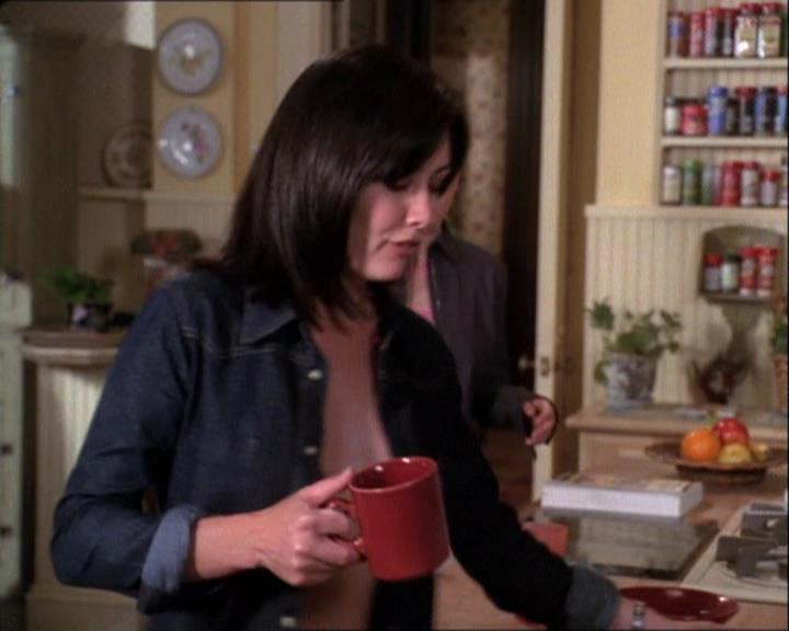 Charmed-Online-dot-net_121LoveHurts0181.jpg Charmed-Online-dot-net_121LoveHurts0181.jpg