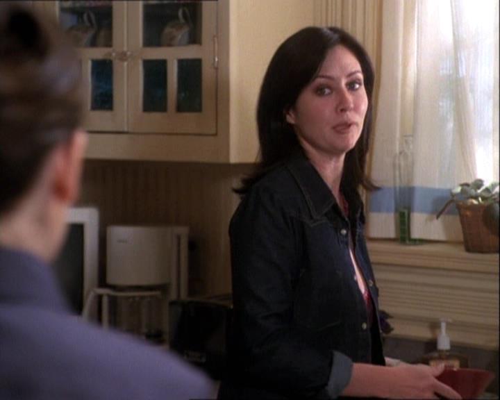 Charmed-Online-dot-net_121LoveHurts0189.jpg Charmed-Online-dot-net_121LoveHurts0189.jpg