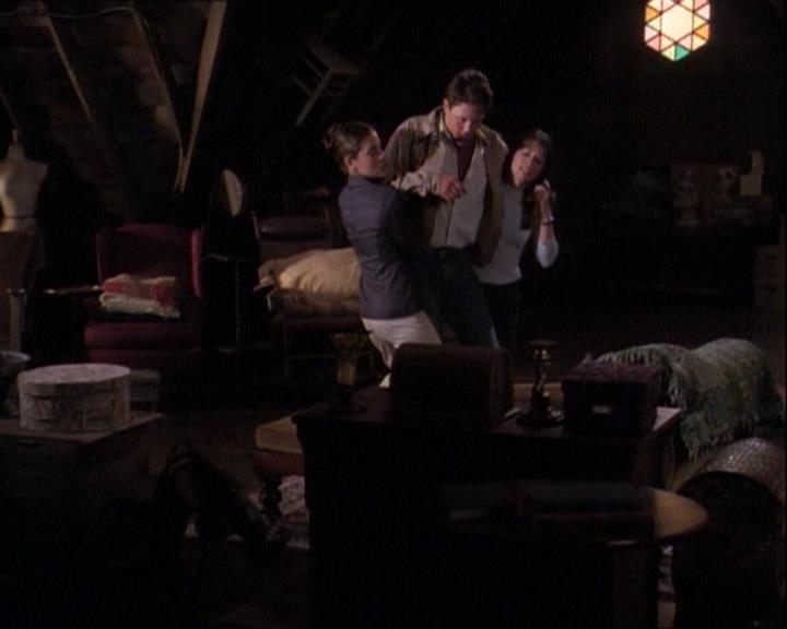 Charmed-Online-dot-net_121LoveHurts0340.jpg Charmed-Online-dot-net_121LoveHurts0340.jpg