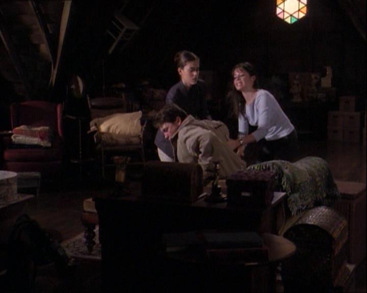 Charmed-Online-dot-net_121LoveHurts0343.jpg Charmed-Online-dot-net_121LoveHurts0343.jpg