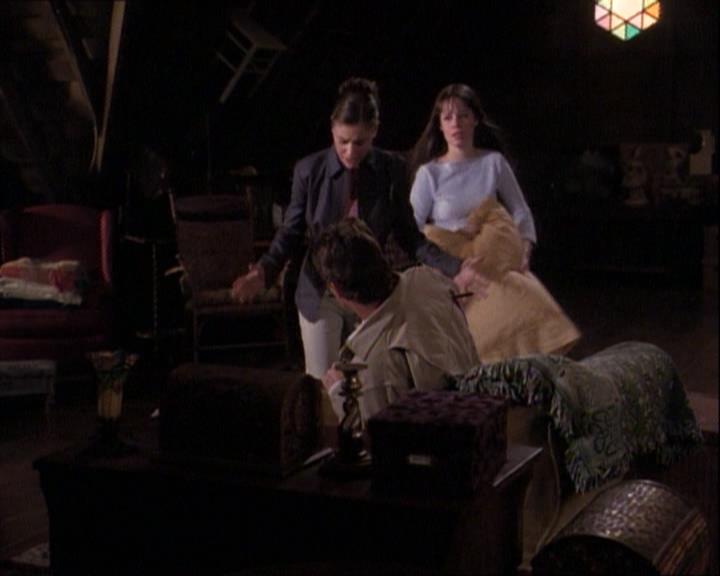 Charmed-Online-dot-net_121LoveHurts0350.jpg Charmed-Online-dot-net_121LoveHurts0350.jpg