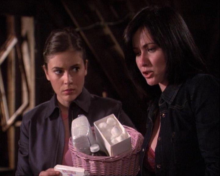 Charmed-Online-dot-net_121LoveHurts0404.jpg Charmed-Online-dot-net_121LoveHurts0404.jpg