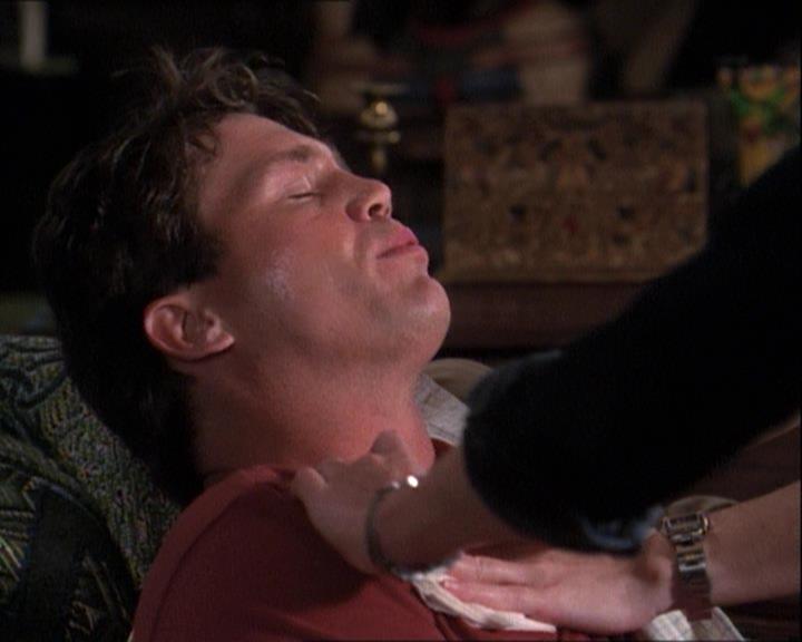 Charmed-Online-dot-net_121LoveHurts0413.jpg Charmed-Online-dot-net_121LoveHurts0413.jpg