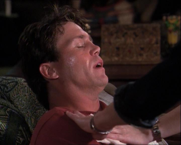 Charmed-Online-dot-net_121LoveHurts0414.jpg Charmed-Online-dot-net_121LoveHurts0414.jpg