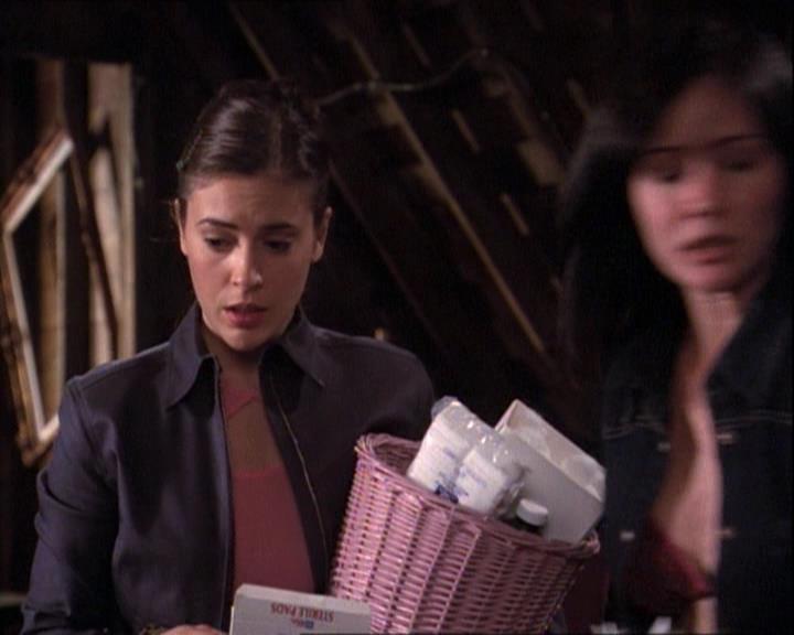 Charmed-Online-dot-net_121LoveHurts0465.jpg Charmed-Online-dot-net_121LoveHurts0465.jpg