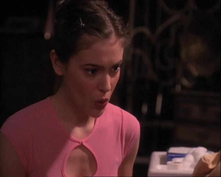 Charmed-Online-dot-net_121LoveHurts0716.jpg Charmed-Online-dot-net_121LoveHurts0716.jpg