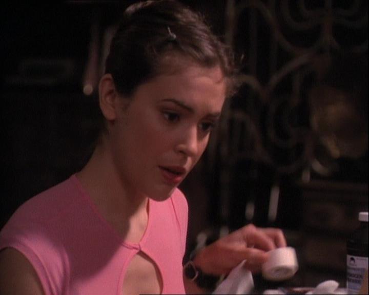 Charmed-Online-dot-net_121LoveHurts0734.jpg Charmed-Online-dot-net_121LoveHurts0734.jpg