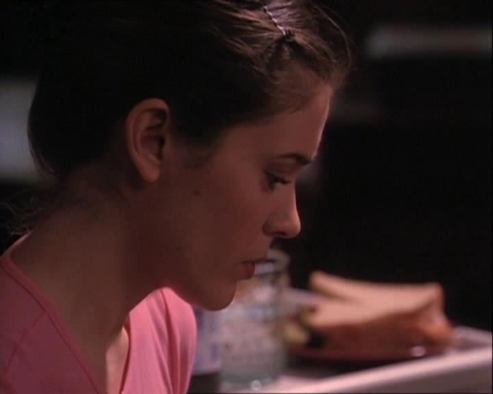 Charmed-Online-dot-net_121LoveHurts0752.jpg Charmed-Online-dot-net_121LoveHurts0752.jpg