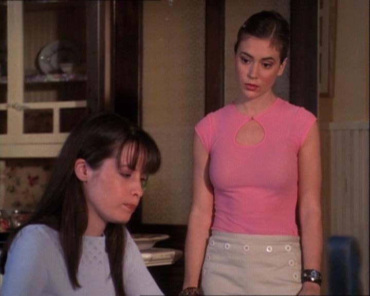 Charmed-Online-dot-net_121LoveHurts0801.jpg Charmed-Online-dot-net_121LoveHurts0801.jpg