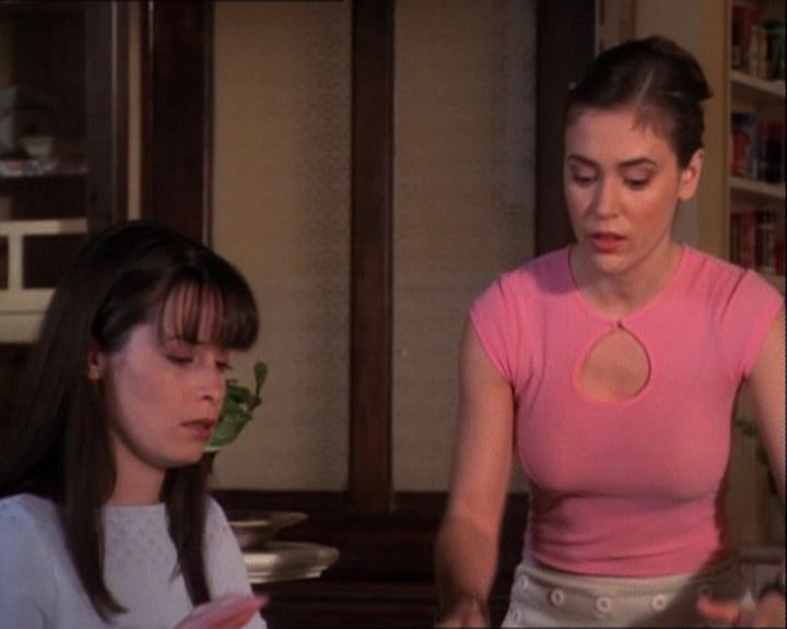 Charmed-Online-dot-net_121LoveHurts0819.jpg Charmed-Online-dot-net_121LoveHurts0819.jpg