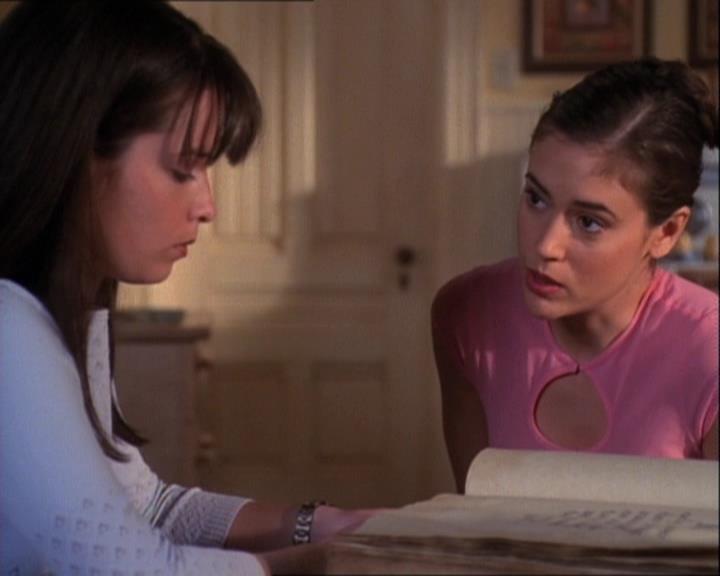 Charmed-Online-dot-net_121LoveHurts0839.jpg