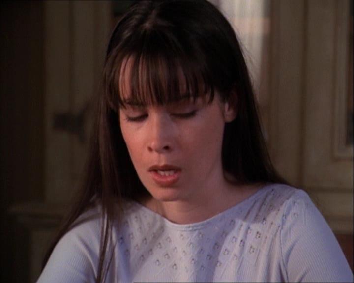 Charmed-Online-dot-net_121LoveHurts0855.jpg Charmed-Online-dot-net_121LoveHurts0855.jpg