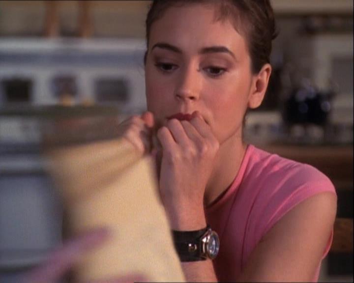 Charmed-Online-dot-net_121LoveHurts0860.jpg Charmed-Online-dot-net_121LoveHurts0860.jpg