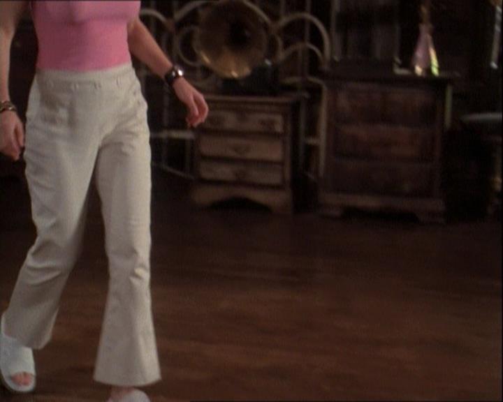 Charmed-Online-dot-net_121LoveHurts1003.jpg Charmed-Online-dot-net_121LoveHurts1003.jpg