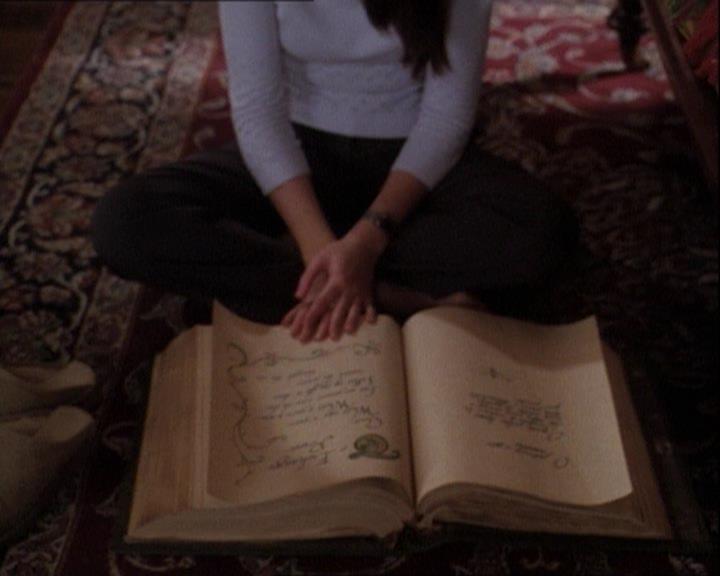 Charmed-Online-dot-net_121LoveHurts1006.jpg Charmed-Online-dot-net_121LoveHurts1006.jpg