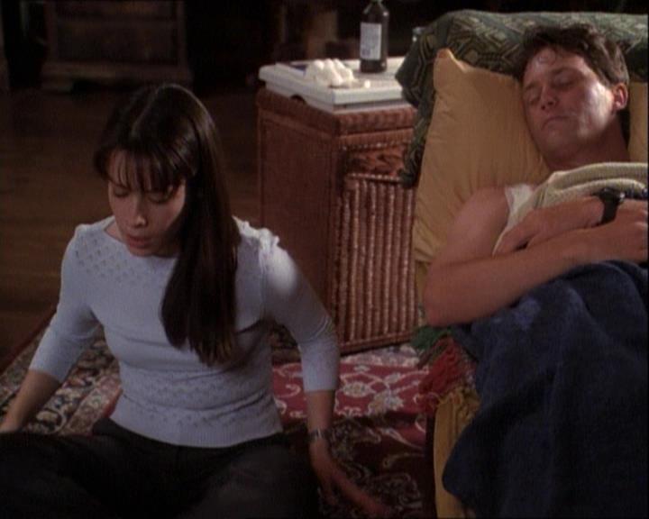 Charmed-Online-dot-net_121LoveHurts1009.jpg