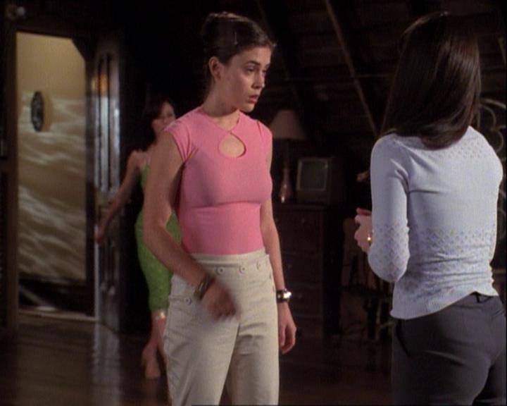 Charmed-Online-dot-net_121LoveHurts1021.jpg Charmed-Online-dot-net_121LoveHurts1021.jpg