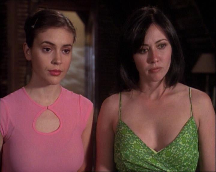 Charmed-Online-dot-net_121LoveHurts1043.jpg Charmed-Online-dot-net_121LoveHurts1043.jpg