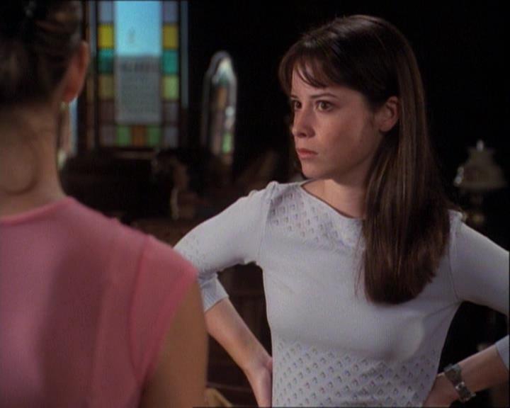 Charmed-Online-dot-net_121LoveHurts1081.jpg