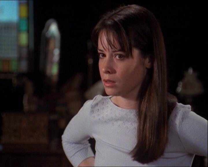 Charmed-Online-dot-net_121LoveHurts1091.jpg