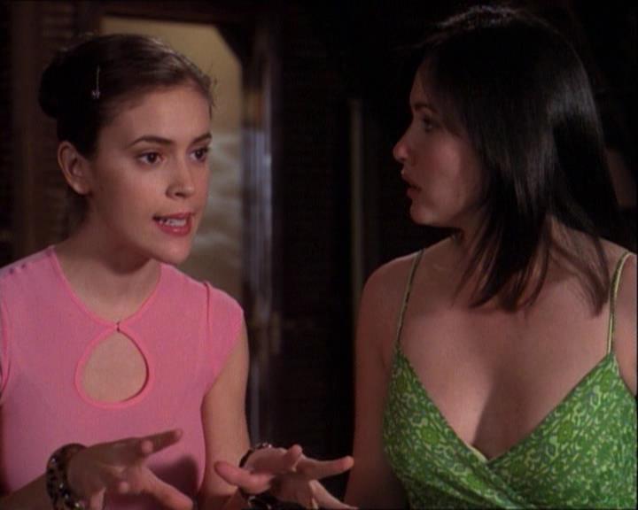 Charmed-Online-dot-net_121LoveHurts1114.jpg Charmed-Online-dot-net_121LoveHurts1114.jpg