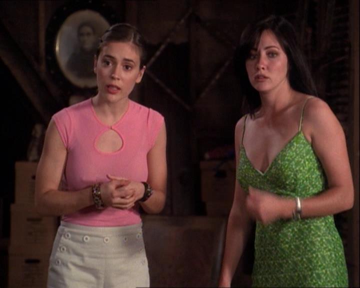 Charmed-Online-dot-net_121LoveHurts1152.jpg Charmed-Online-dot-net_121LoveHurts1152.jpg