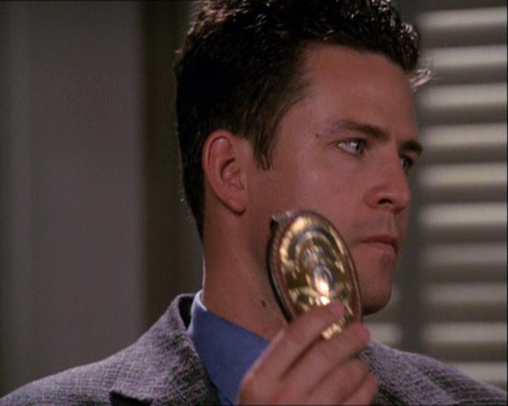 Charmed-Online-dot-net_121LoveHurts1244.jpg Charmed-Online-dot-net_121LoveHurts1244.jpg