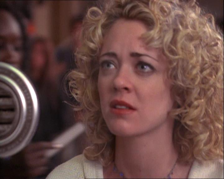 Charmed-Online-dot-net_121LoveHurts1264.jpg Charmed-Online-dot-net_121LoveHurts1264.jpg