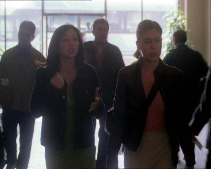 Charmed-Online-dot-net_121LoveHurts1289.jpg Charmed-Online-dot-net_121LoveHurts1289.jpg