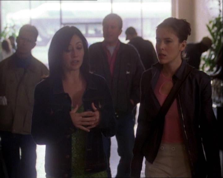 Charmed-Online-dot-net_121LoveHurts1293.jpg Charmed-Online-dot-net_121LoveHurts1293.jpg