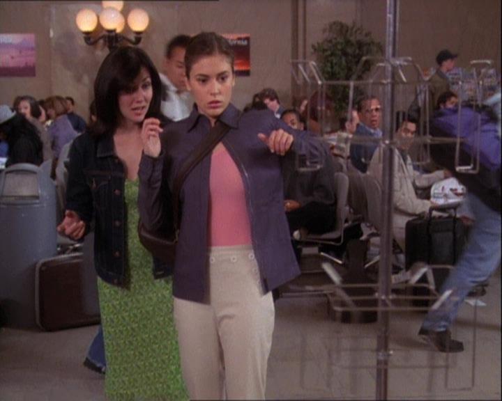 Charmed-Online-dot-net_121LoveHurts1309.jpg Charmed-Online-dot-net_121LoveHurts1309.jpg