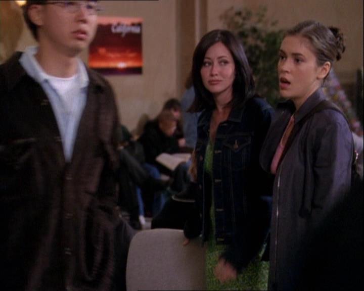 Charmed-Online-dot-net_121LoveHurts1328.jpg Charmed-Online-dot-net_121LoveHurts1328.jpg