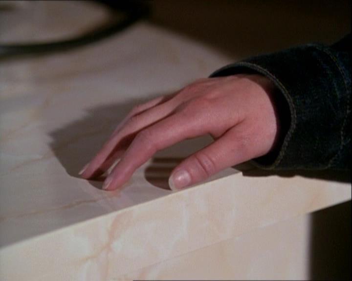 Charmed-Online-dot-net_121LoveHurts1335.jpg Charmed-Online-dot-net_121LoveHurts1335.jpg