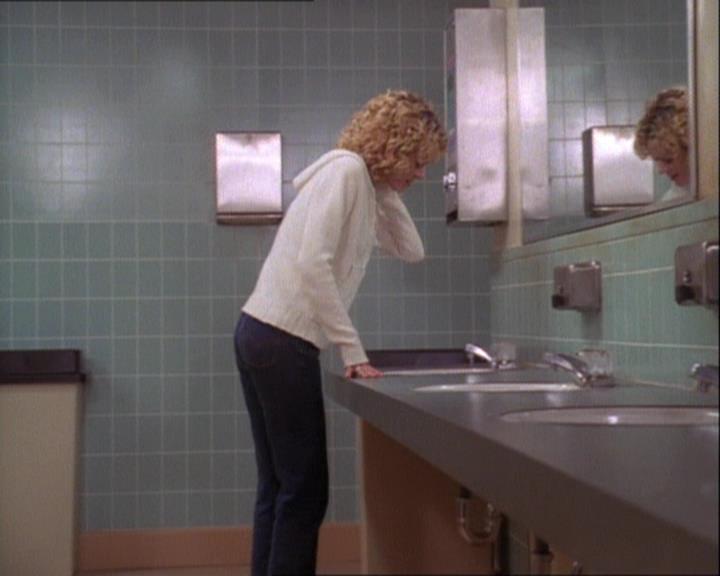 Charmed-Online-dot-net_121LoveHurts1356.jpg Charmed-Online-dot-net_121LoveHurts1356.jpg