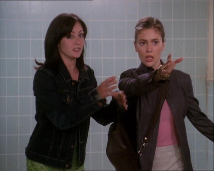 Charmed-Online-dot-net_121LoveHurts1410.jpg Charmed-Online-dot-net_121LoveHurts1410.jpg