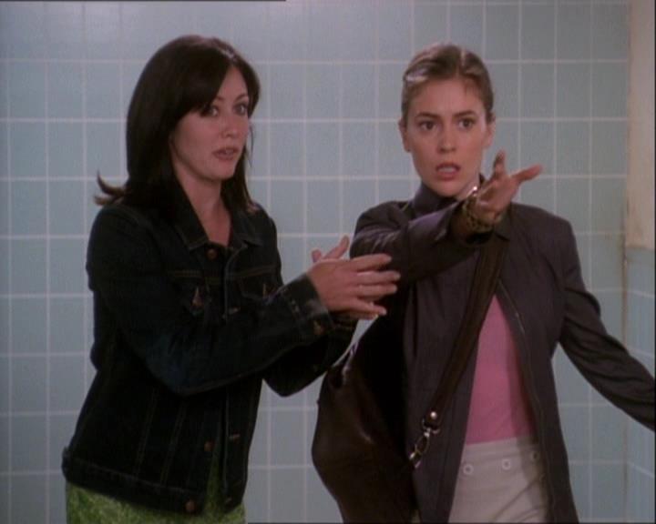 Charmed-Online-dot-net_121LoveHurts1411.jpg Charmed-Online-dot-net_121LoveHurts1411.jpg