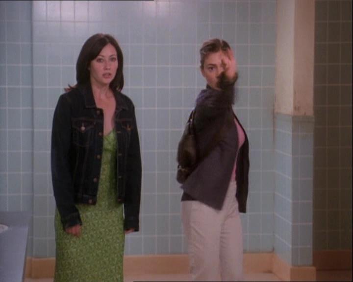 Charmed-Online-dot-net_121LoveHurts1412.jpg Charmed-Online-dot-net_121LoveHurts1412.jpg