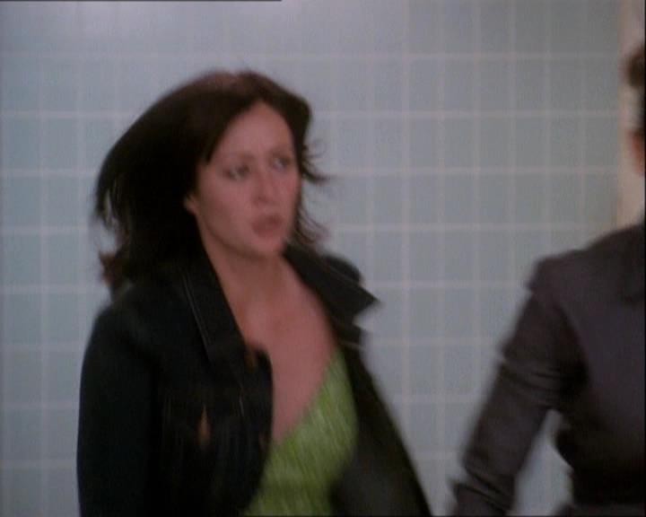 Charmed-Online-dot-net_121LoveHurts1417.jpg Charmed-Online-dot-net_121LoveHurts1417.jpg