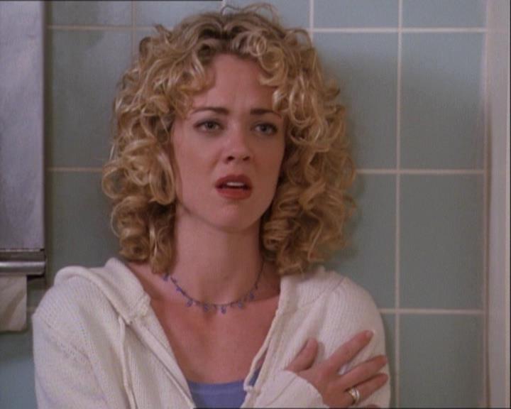 Charmed-Online-dot-net_121LoveHurts1429.jpg Charmed-Online-dot-net_121LoveHurts1429.jpg