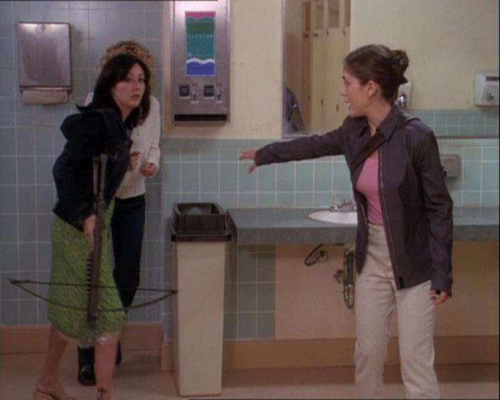 Charmed-Online-dot-net_121LoveHurts1434.jpg Charmed-Online-dot-net_121LoveHurts1434.jpg